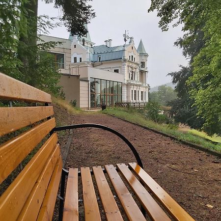 Hotel Chateau Cihelny Karlovy Vary Dış mekan fotoğraf