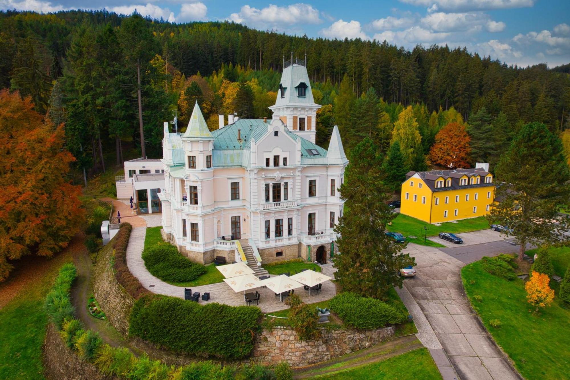 Hotel Chateau Cihelny Karlovy Vary Dış mekan fotoğraf