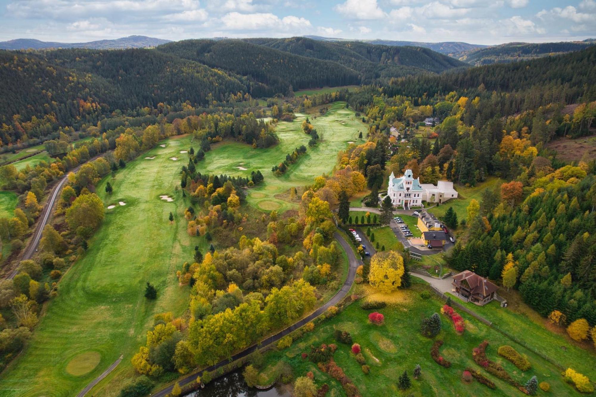 Hotel Chateau Cihelny Karlovy Vary Dış mekan fotoğraf