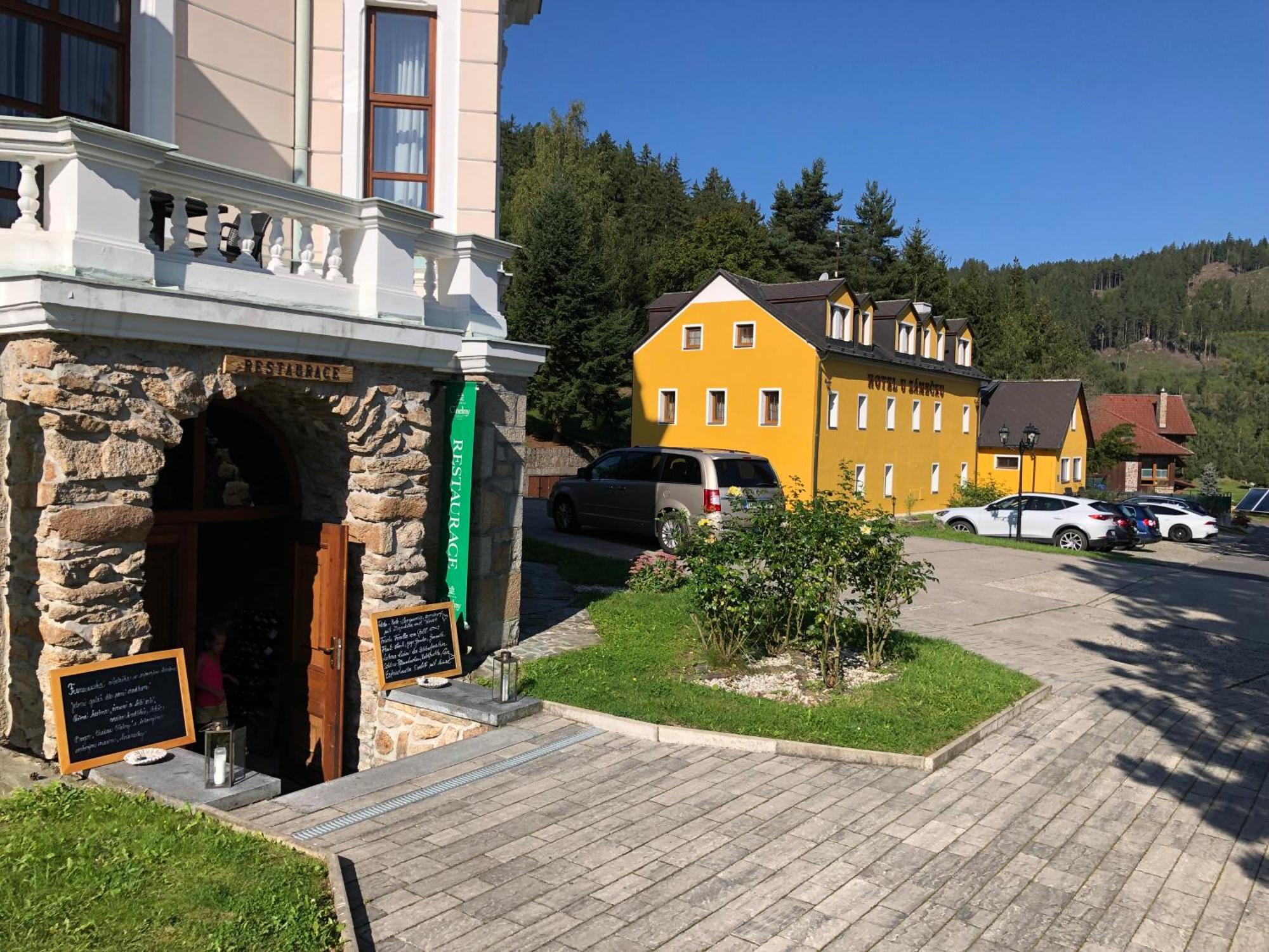 Hotel Chateau Cihelny Karlovy Vary Dış mekan fotoğraf