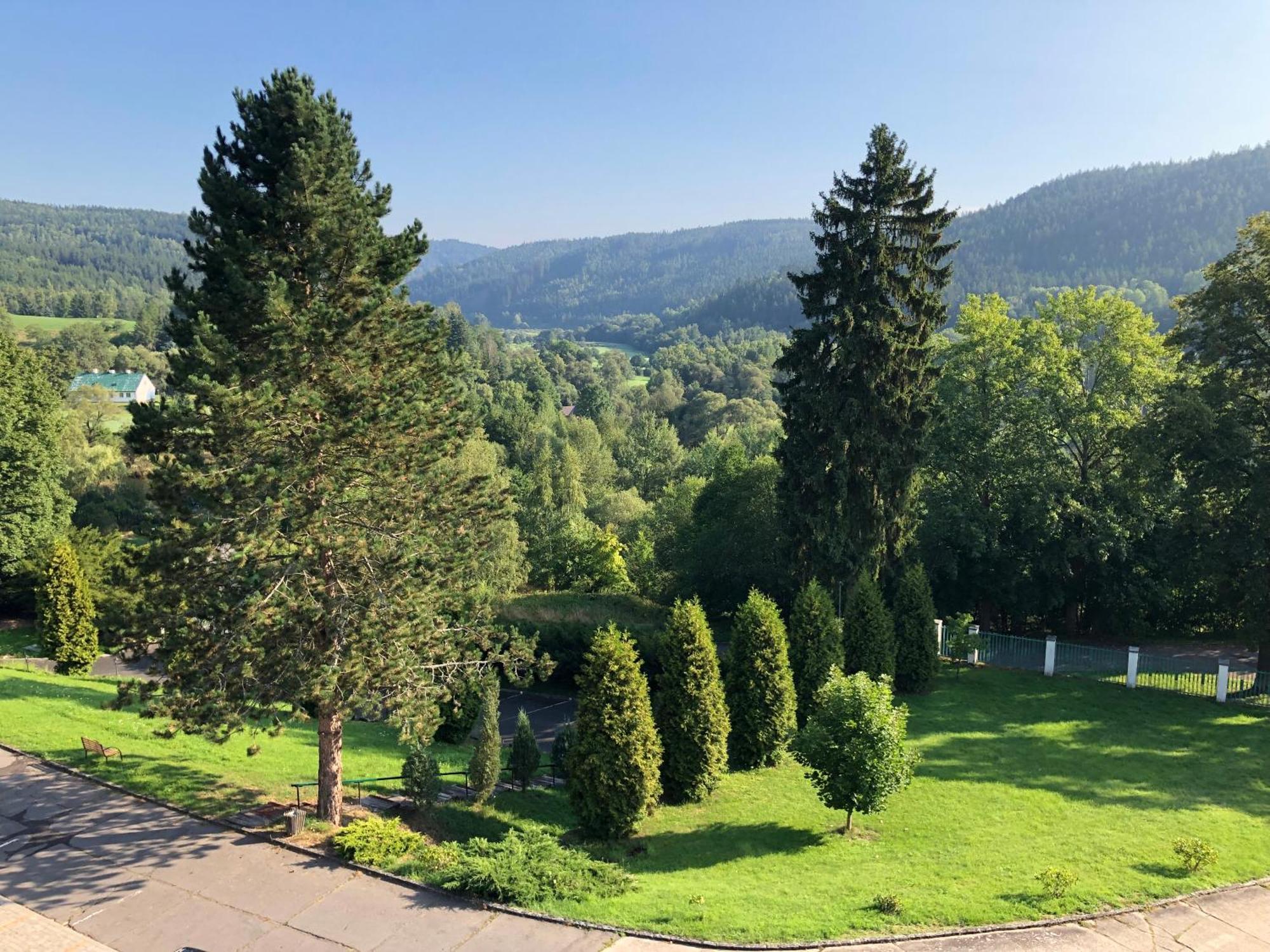 Hotel Chateau Cihelny Karlovy Vary Dış mekan fotoğraf