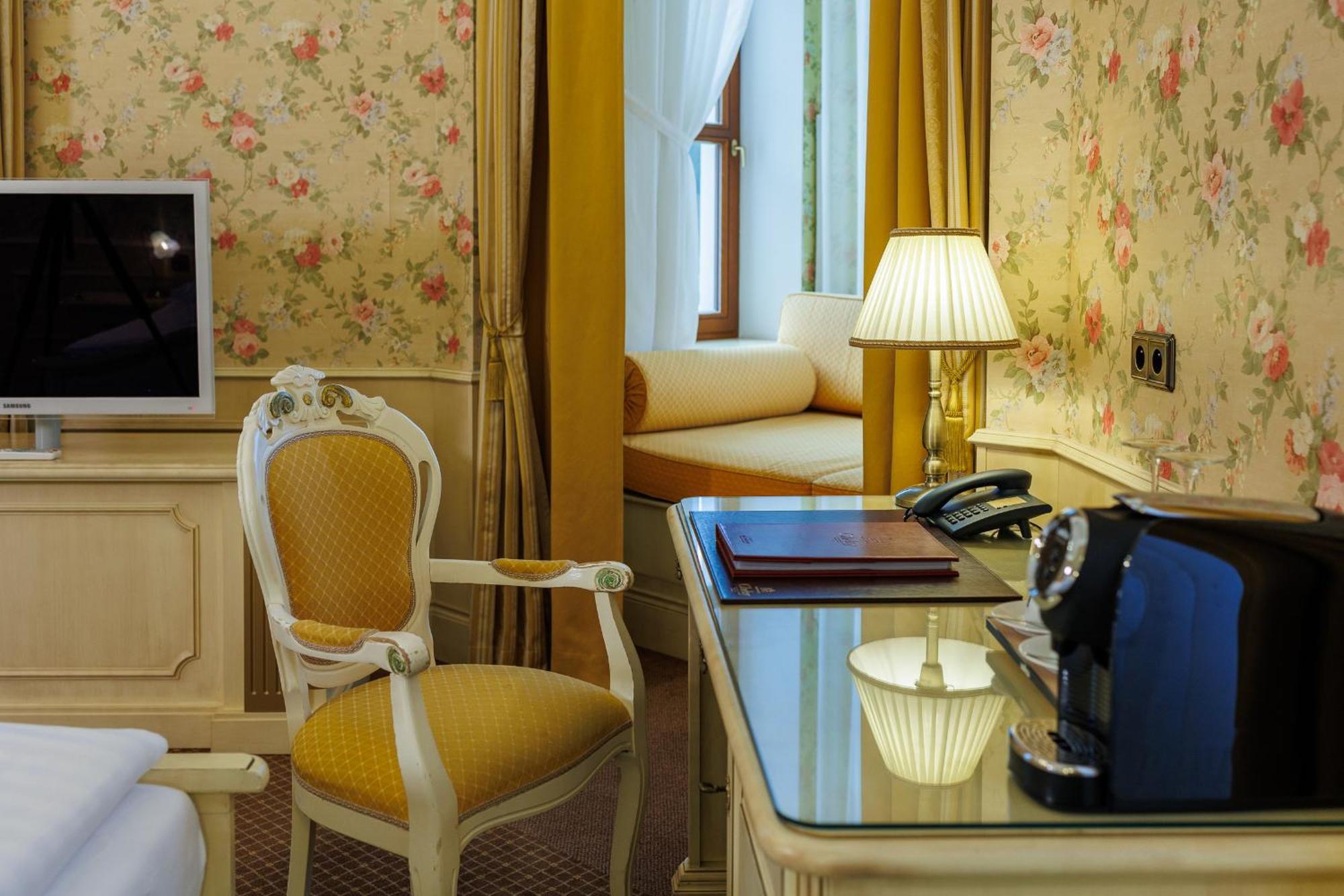 Hotel Chateau Cihelny Karlovy Vary Dış mekan fotoğraf