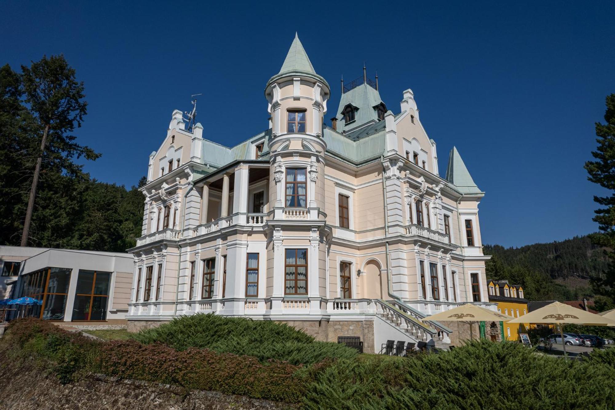 Hotel Chateau Cihelny Karlovy Vary Dış mekan fotoğraf