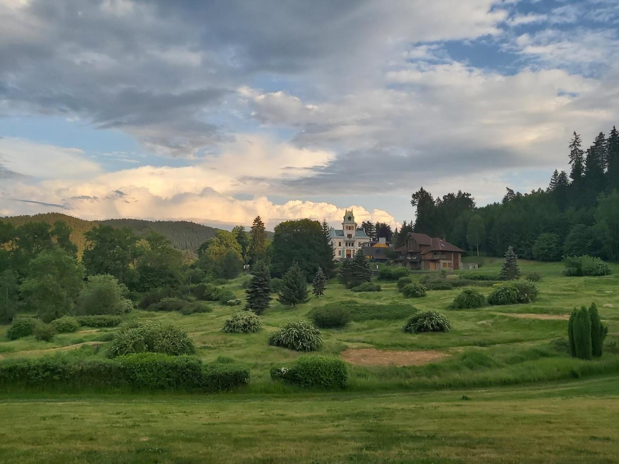 Hotel Chateau Cihelny Karlovy Vary Dış mekan fotoğraf